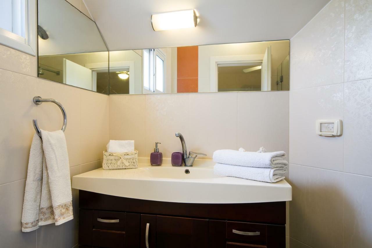 Homey suite in Zichron Yaakov Zikhron Ya'akov Buitenkant foto